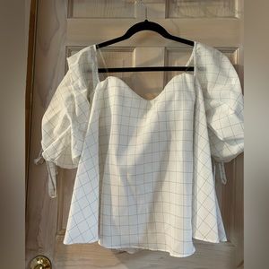 Annabelle the Collection Balloon Sleeve Off Shoulder Top. Women’s Medium